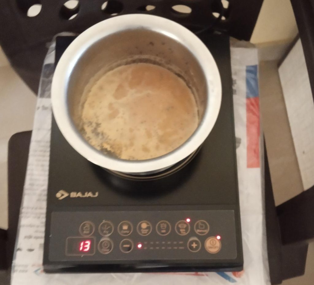 Making Chai using Bajaj Majesty ICX Neo