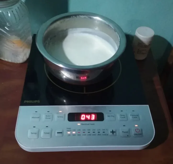Using Philips HD4928 to boil milk
